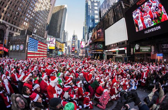santacon_craziness_kicks