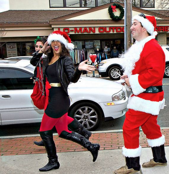 santacon_craziness_kicks