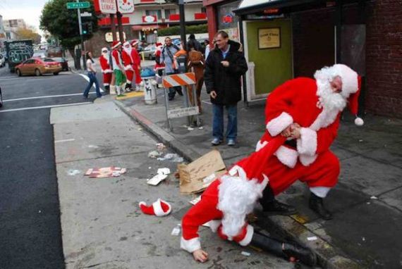 santacon_craziness_kicks