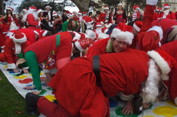 santacon_craziness_kicks