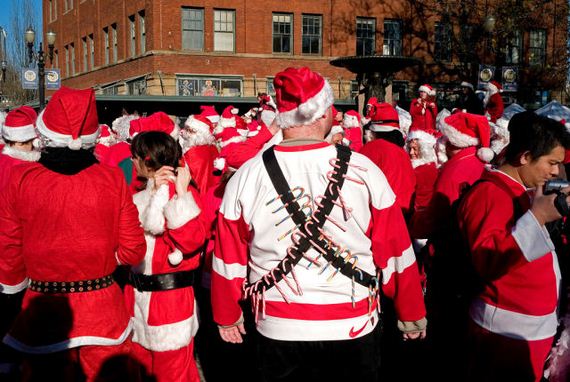 santacon_craziness_kicks