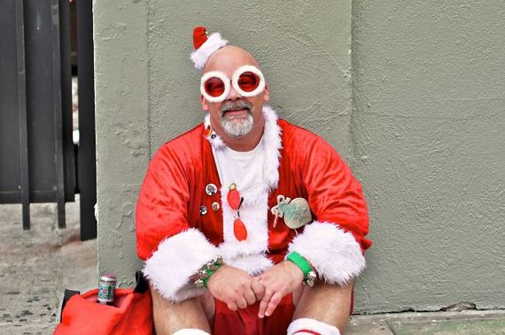santacon_craziness_kicks