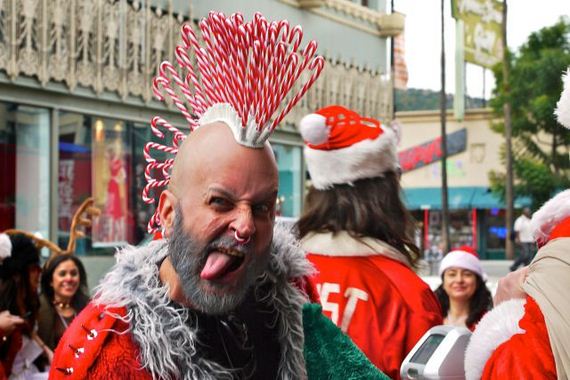 santacon_craziness_kicks