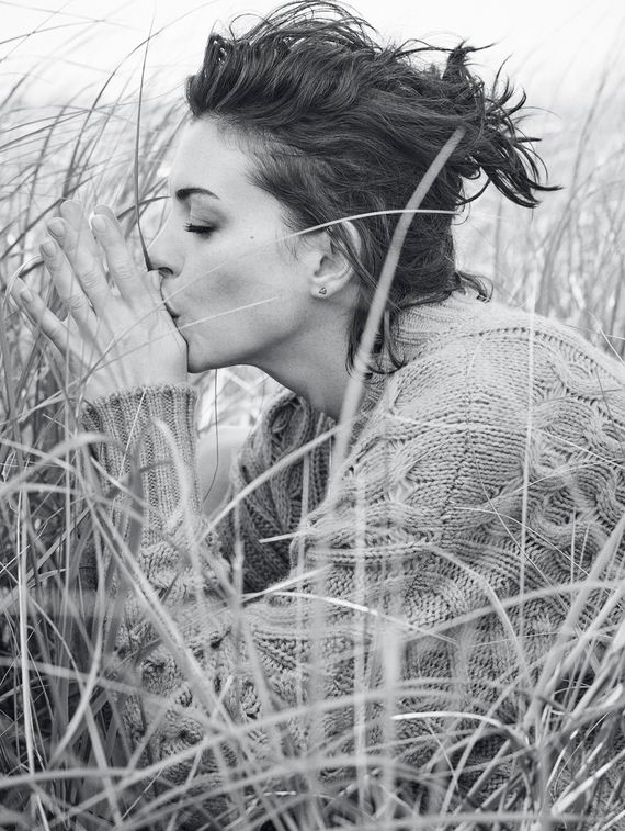 Anne-Hathaway-Glamour