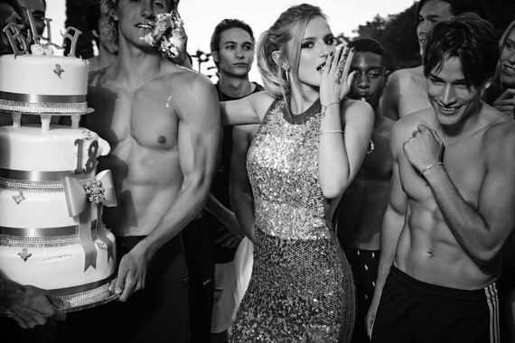 Bella-Thorne-Flaunt