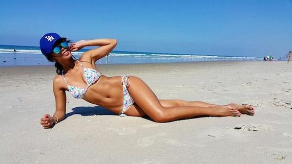 Girls-in-Bikinis-7