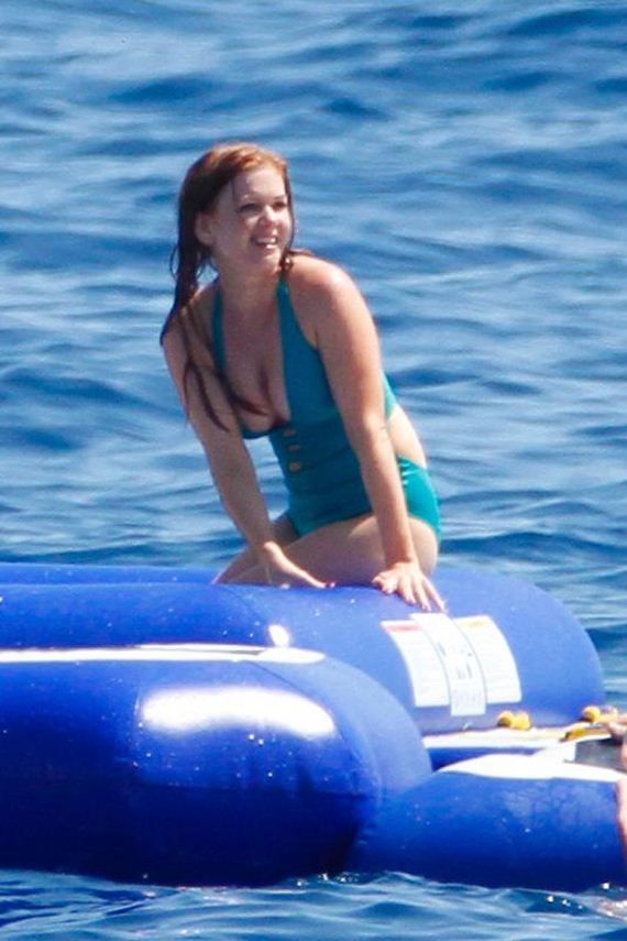 Isla-Fisher-in-Swimsuit