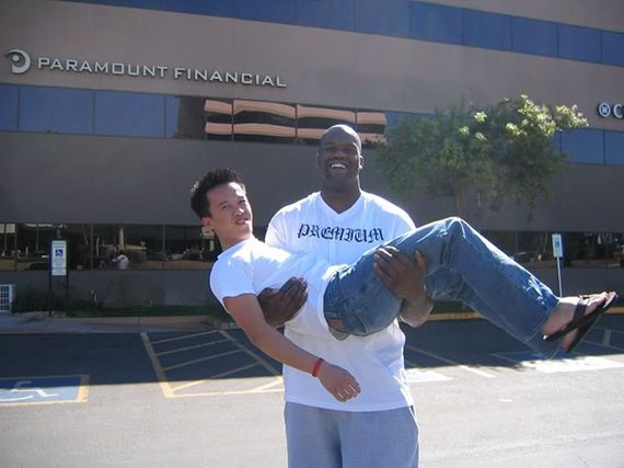 Shaq-Holding-Things