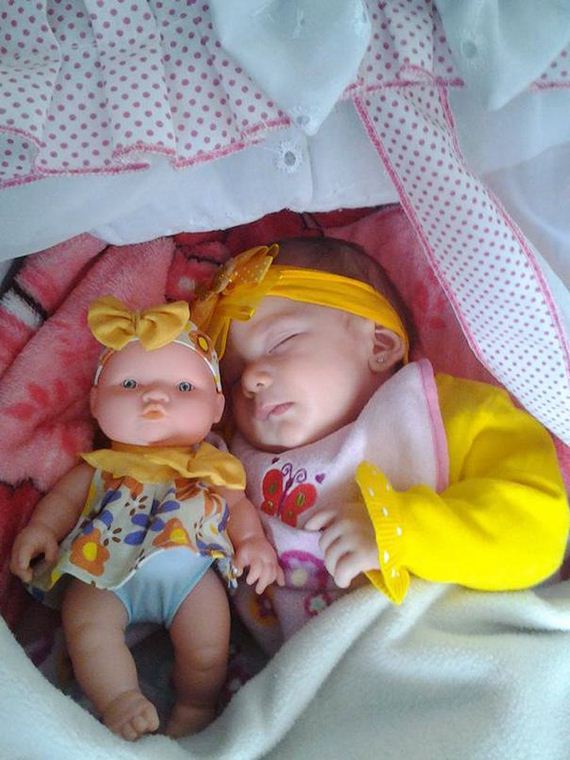 babies-and-look-alike-dolls
