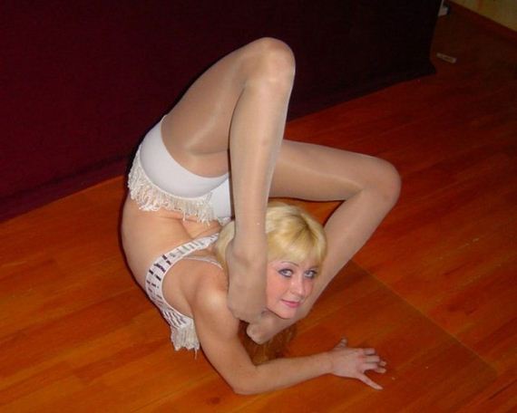 flexible_blonde