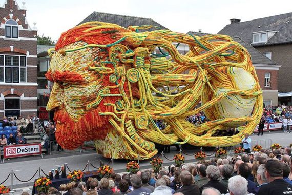 giant_flower_sculptures