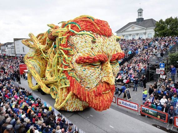 giant_flower_sculptures