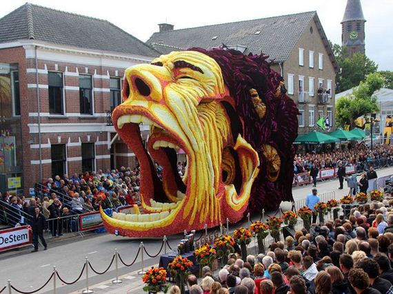 giant_flower_sculptures