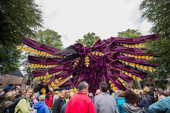 giant_flower_sculptures