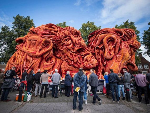 giant_flower_sculptures