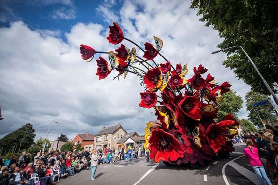 giant_flower_sculptures