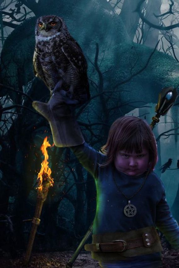 girl_holds_an_owl