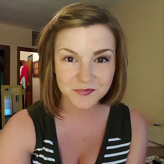 makeup-selfie-woman