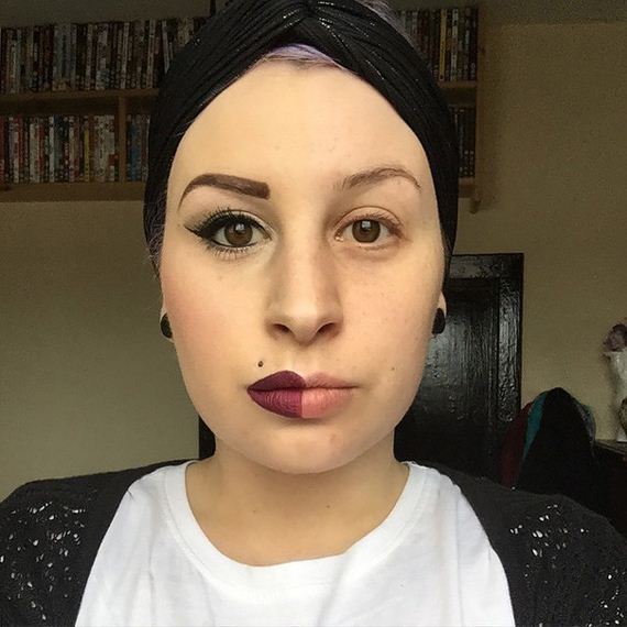makeup-selfie-woman