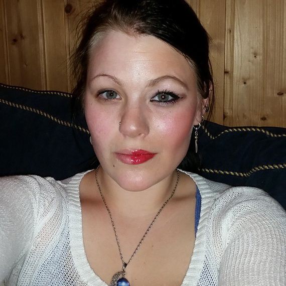 makeup-selfie-woman