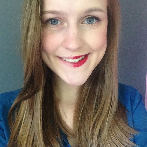 makeup-selfie-woman