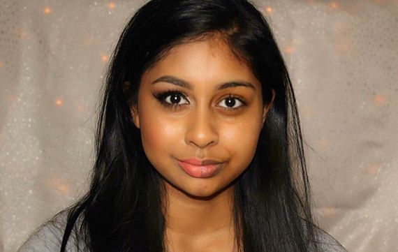 makeup-selfie-woman