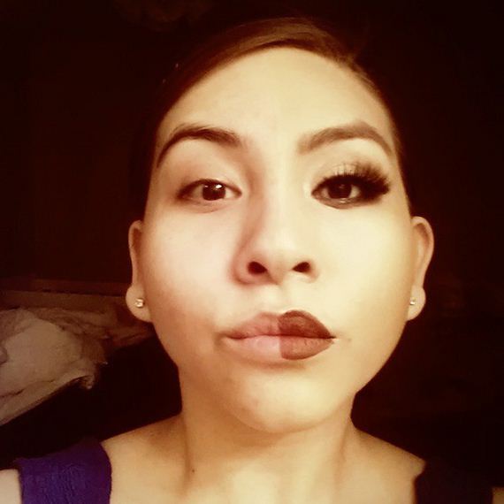 makeup-selfie-woman