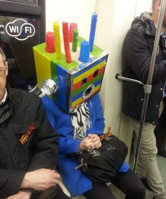 people-strange-subway