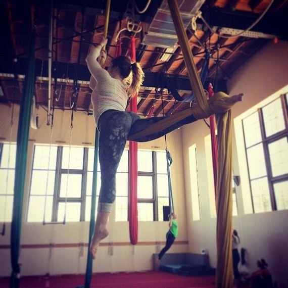 Girls-in-Yoga-Pants-5