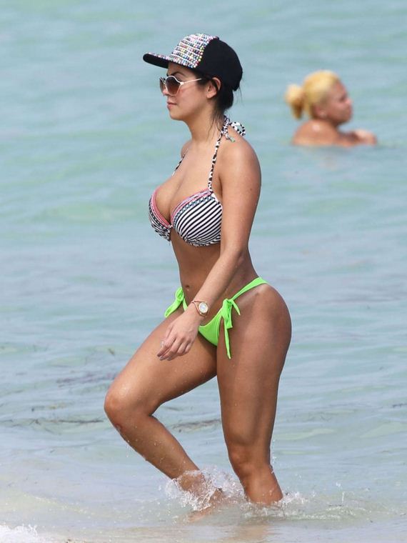 Jennifer-Ruiz-Diaz-in-Bikini