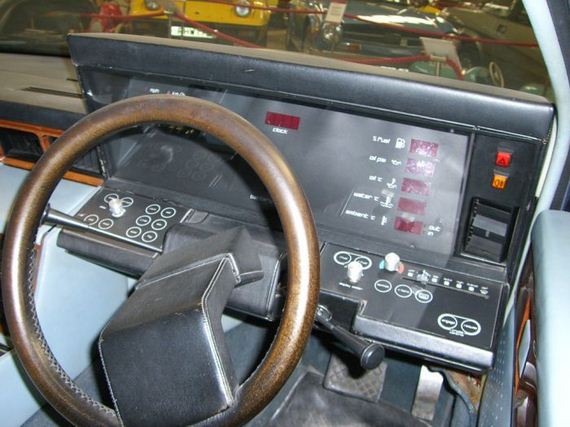 aston_martin_lagonda