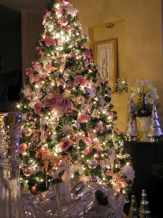 christmas_tree_decorating