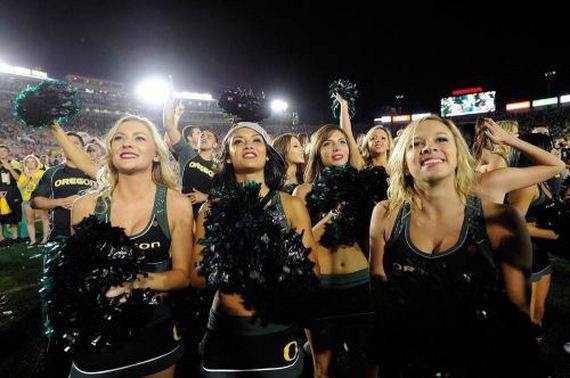 college-cheerleaders