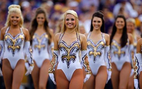 college-cheerleaders