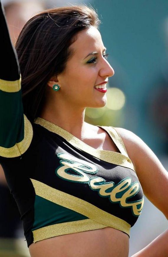 college-cheerleaders