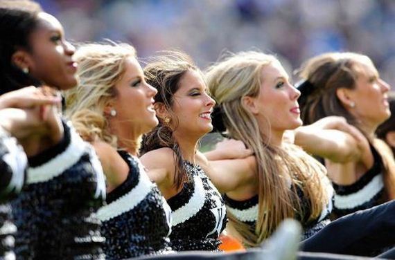 college-cheerleaders