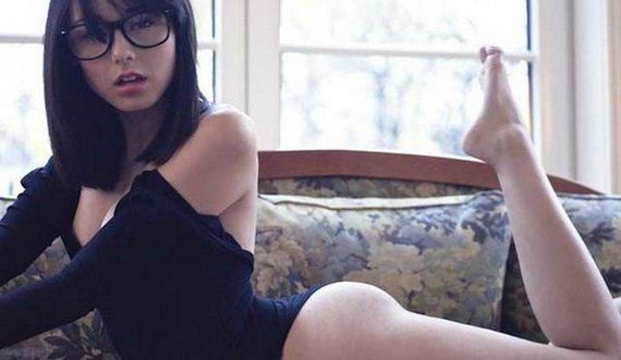 Girls-Wearing-Glasses