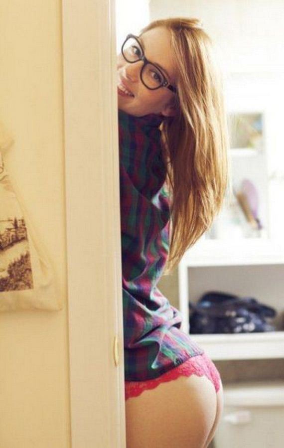 Girls-Wearing-Glasses