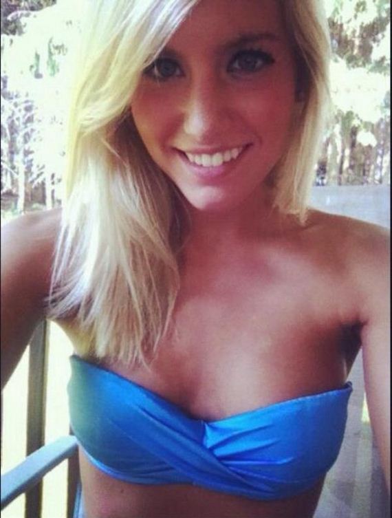 Girls-in-Bikinis-3-21