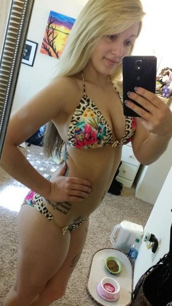 Girls-in-Bikinis-3-21