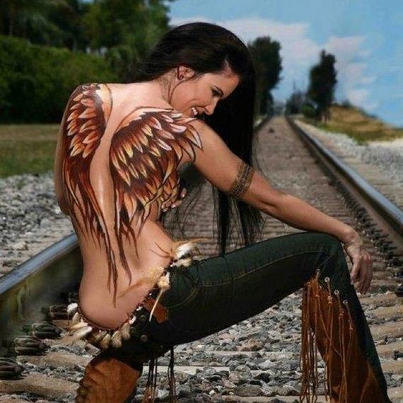 Women-with-Tattoos-4-6
