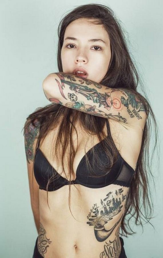 Women-with-Tattoos-4-6