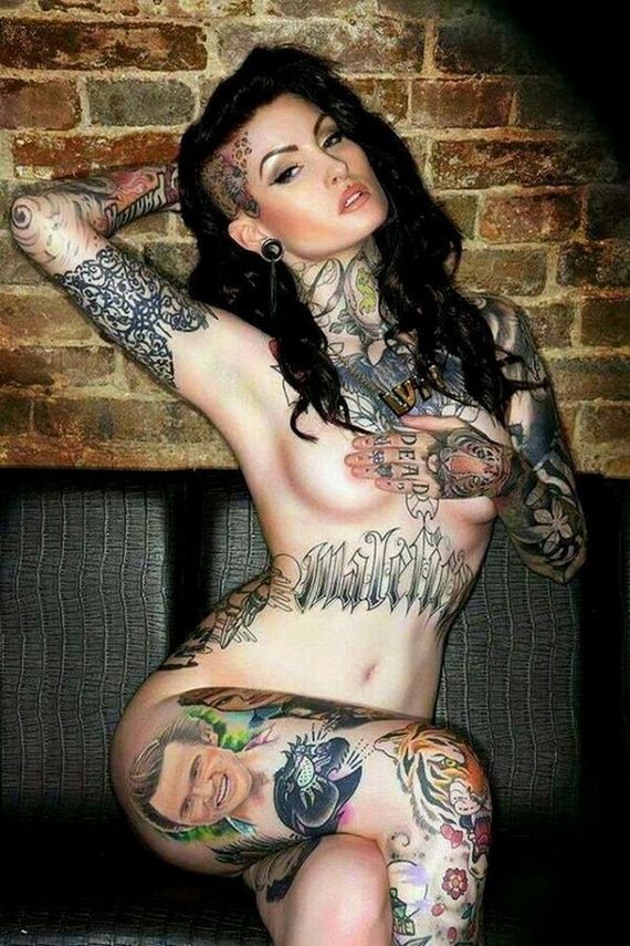 Women-with-Tattoos-4-6