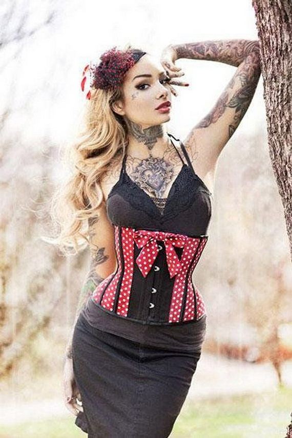 Women-with-Tattoos-4-6