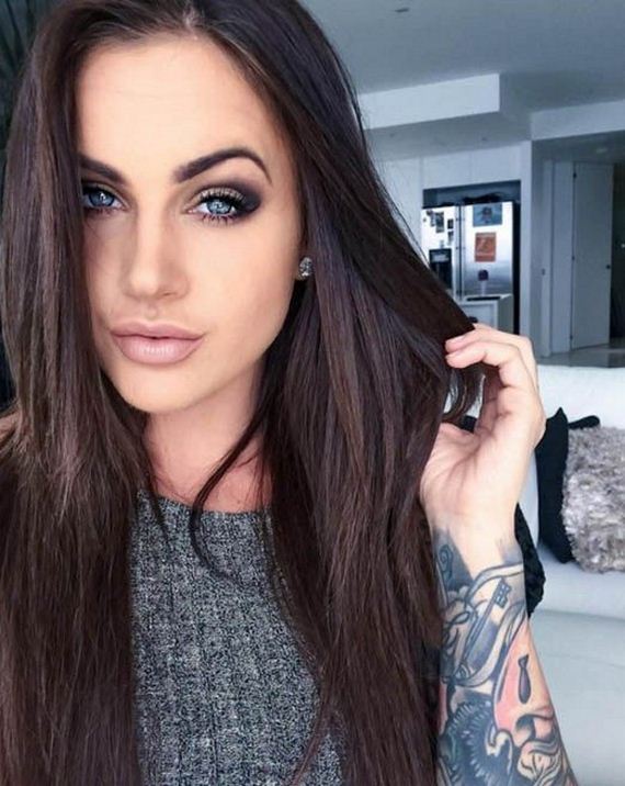 Women-with-Tattoos-4-6
