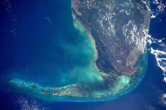 astronaut_takes_stunning_photos_from_space
