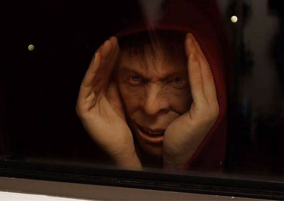 halloween_decoration_scary_peeper