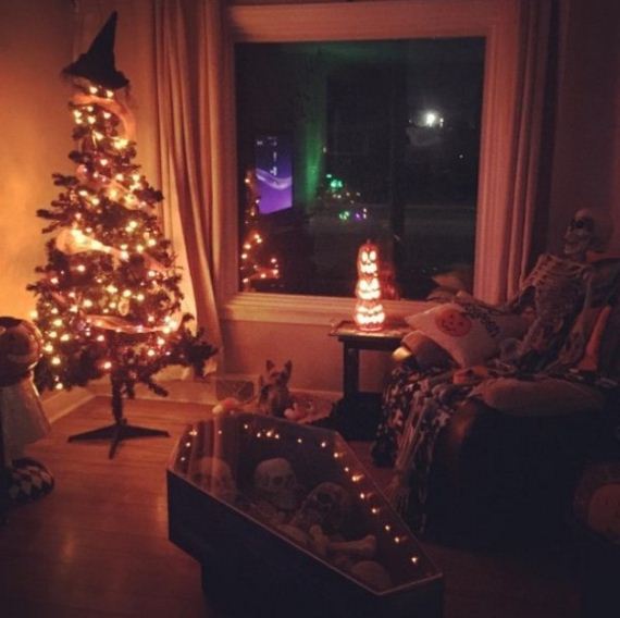 its-beginning-to-look-a-lot-like-halloween