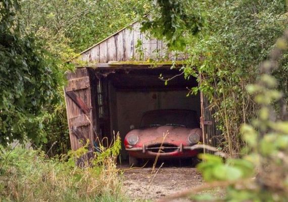jaguar_in_the_garage