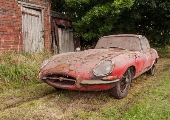 jaguar_in_the_garage